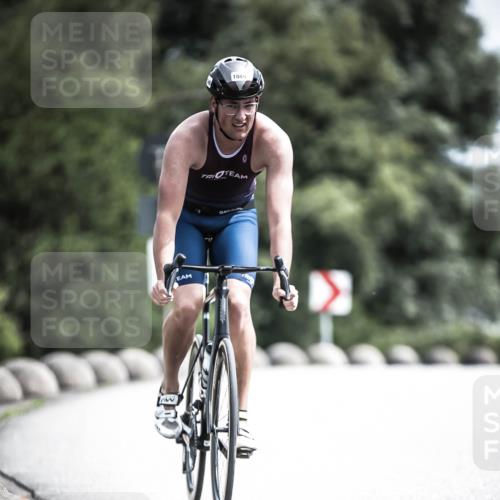 21.06.2026 - 29. Vierlanden-Triathlon H.Heesch http://msf.ph/oto/9923114 21.06.2026 13:02:39 Radfahren 1049 meine-sportfotos.de