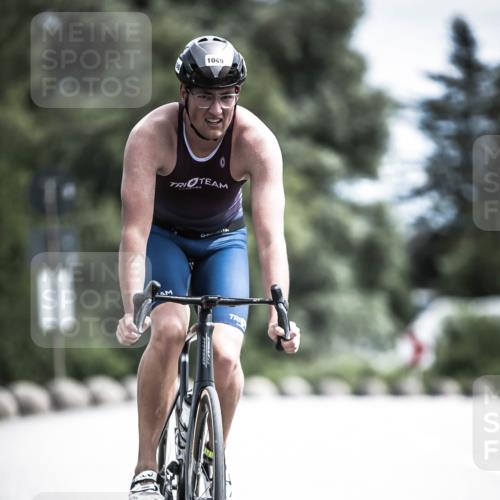 21.06.2026 - 29. Vierlanden-Triathlon H.Heesch http://msf.ph/oto/9923120 21.06.2026 13:02:40 Radfahren 1049, 453 meine-sportfotos.de