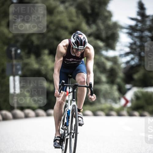 21.06.2026 - 29. Vierlanden-Triathlon H.Heesch http://msf.ph/oto/9923173 21.06.2026 13:03:09 Radfahren 1048 meine-sportfotos.de