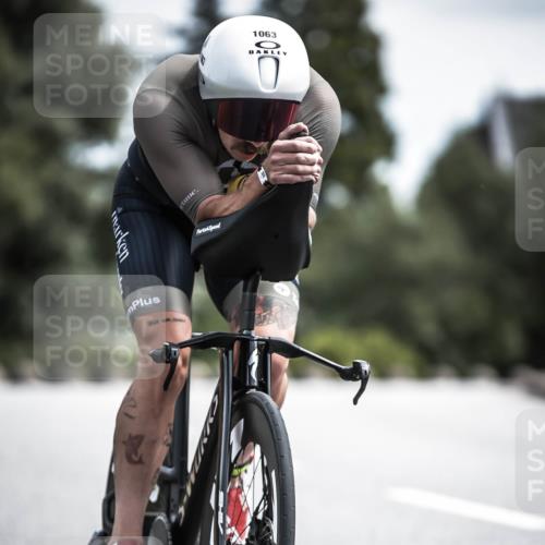 21.06.2026 - 29. Vierlanden-Triathlon H.Heesch http://msf.ph/oto/9923208 21.06.2026 13:03:38 Radfahren 1063 meine-sportfotos.de