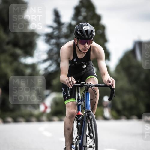 21.06.2026 - 29. Vierlanden-Triathlon H.Heesch http://msf.ph/oto/9923280 21.06.2026 13:04:09 Radfahren 1032 meine-sportfotos.de