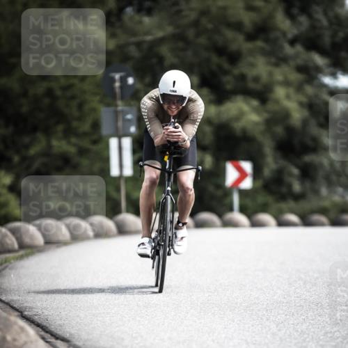21.06.2026 - 29. Vierlanden-Triathlon H.Heesch http://msf.ph/oto/9923324 21.06.2026 13:04:20 Radfahren 1066 meine-sportfotos.de