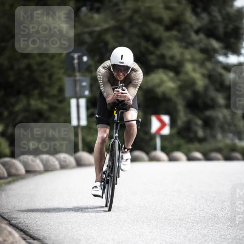 21.06.2026 - 29. Vierlanden-Triathlon H.Heesch http://msf.ph/oto/9923326 21.06.2026 13:04:20 Radfahren 11, 1066 meine-sportfotos.de