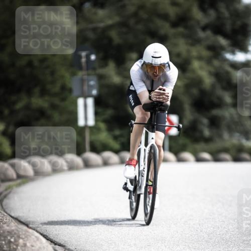 21.06.2026 - 29. Vierlanden-Triathlon H.Heesch http://msf.ph/oto/9923412 21.06.2026 13:05:08 Radfahren 1037 meine-sportfotos.de