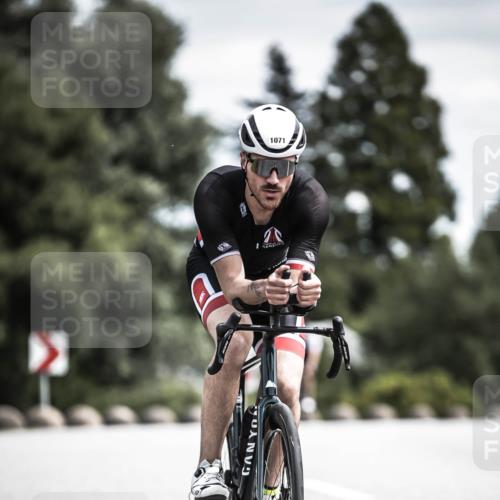 21.06.2026 - 29. Vierlanden-Triathlon H.Heesch http://msf.ph/oto/9923436 21.06.2026 13:05:18 Radfahren 1071, 109 meine-sportfotos.de
