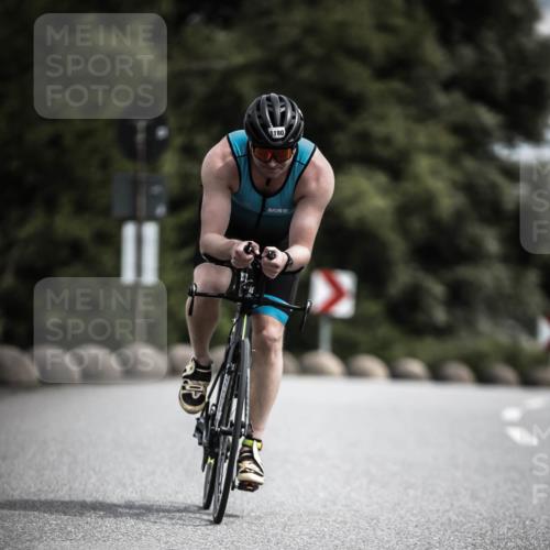 21.06.2026 - 29. Vierlanden-Triathlon H.Heesch http://msf.ph/oto/9923563 21.06.2026 13:31:19 Radfahren 1180 meine-sportfotos.de
