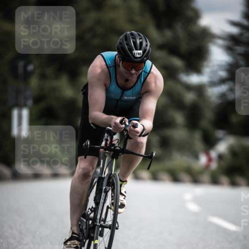 21.06.2026 - 29. Vierlanden-Triathlon H.Heesch http://msf.ph/oto/9923571 21.06.2026 13:31:20 Radfahren 1180 meine-sportfotos.de