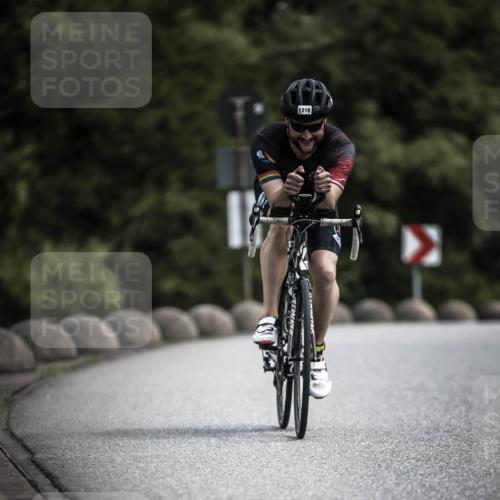 21.06.2026 - 29. Vierlanden-Triathlon H.Heesch http://msf.ph/oto/9923585 21.06.2026 13:31:33 Radfahren 1216 meine-sportfotos.de