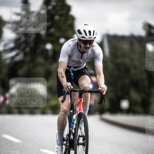 21.06.2026 - 29. Vierlanden-Triathlon H.Heesch http://msf.ph/oto/9923705 21.06.2026 13:32:36 Radfahren 1097 meine-sportfotos.de