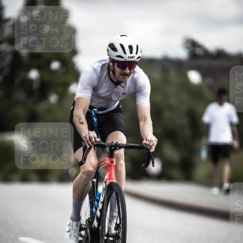 21.06.2026 - 29. Vierlanden-Triathlon H.Heesch http://msf.ph/oto/9923707 21.06.2026 13:32:36 Radfahren 1097 meine-sportfotos.de