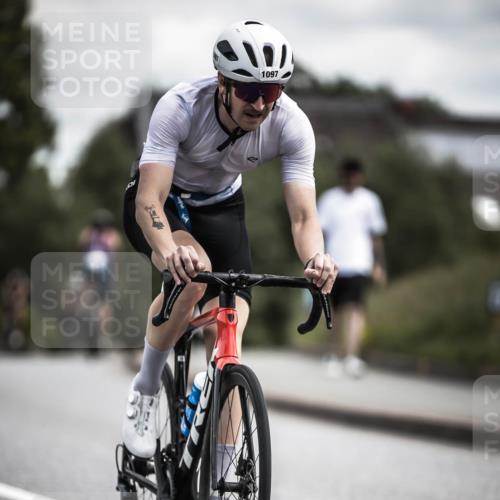 21.06.2026 - 29. Vierlanden-Triathlon H.Heesch http://msf.ph/oto/9923710 21.06.2026 13:32:36 Radfahren 1097 meine-sportfotos.de