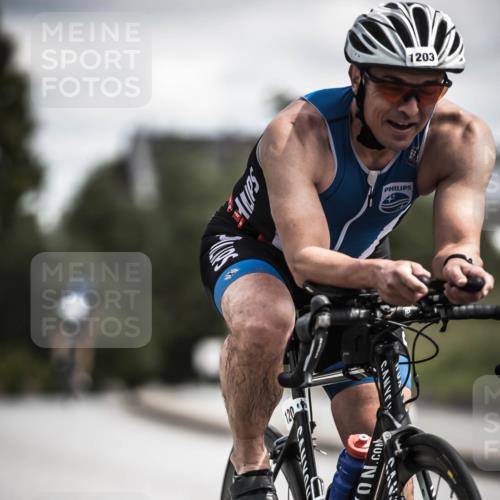 21.06.2026 - 29. Vierlanden-Triathlon H.Heesch http://msf.ph/oto/9923747 21.06.2026 13:32:44 Radfahren 120, 1203 meine-sportfotos.de