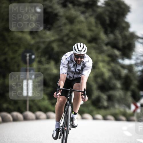 21.06.2026 - 29. Vierlanden-Triathlon H.Heesch http://msf.ph/oto/9923970 21.06.2026 13:34:05 Radfahren 11, 1199 meine-sportfotos.de