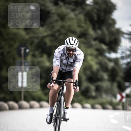 21.06.2026 - 29. Vierlanden-Triathlon H.Heesch http://msf.ph/oto/9923971 21.06.2026 13:34:05 Radfahren 1199 meine-sportfotos.de