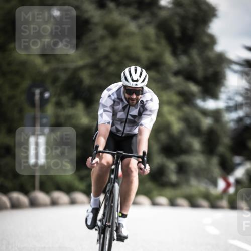 21.06.2026 - 29. Vierlanden-Triathlon H.Heesch http://msf.ph/oto/9923972 21.06.2026 13:34:05 Radfahren 1196 meine-sportfotos.de