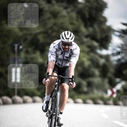 21.06.2026 - 29. Vierlanden-Triathlon H.Heesch http://msf.ph/oto/9923973 21.06.2026 13:34:05 Radfahren 11, 1199 meine-sportfotos.de