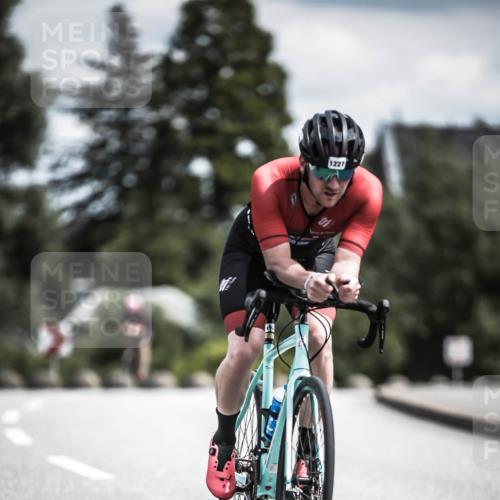 21.06.2026 - 29. Vierlanden-Triathlon H.Heesch http://msf.ph/oto/9924008 21.06.2026 13:34:22 Radfahren 1227 meine-sportfotos.de