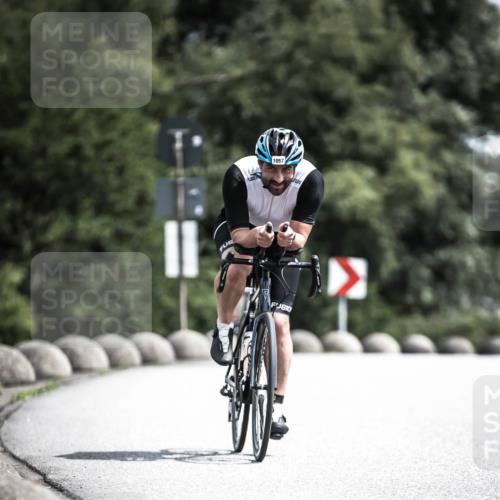 21.06.2026 - 29. Vierlanden-Triathlon H.Heesch http://msf.ph/oto/9924298 21.06.2026 13:08:12 Radfahren 1057 meine-sportfotos.de