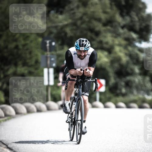 21.06.2026 - 29. Vierlanden-Triathlon H.Heesch http://msf.ph/oto/9924300 21.06.2026 13:08:12 Radfahren 1057, 10 meine-sportfotos.de