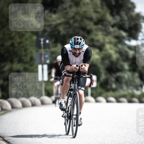 21.06.2026 - 29. Vierlanden-Triathlon H.Heesch http://msf.ph/oto/9924301 21.06.2026 13:08:12 Radfahren 1057 meine-sportfotos.de