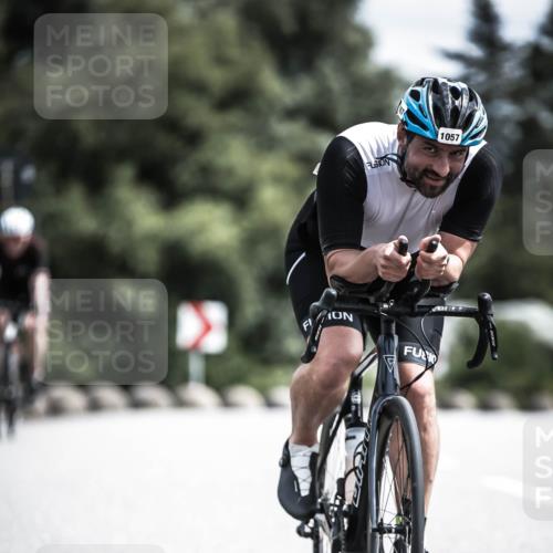21.06.2026 - 29. Vierlanden-Triathlon H.Heesch http://msf.ph/oto/9924314 21.06.2026 13:08:12 Radfahren 1057 meine-sportfotos.de