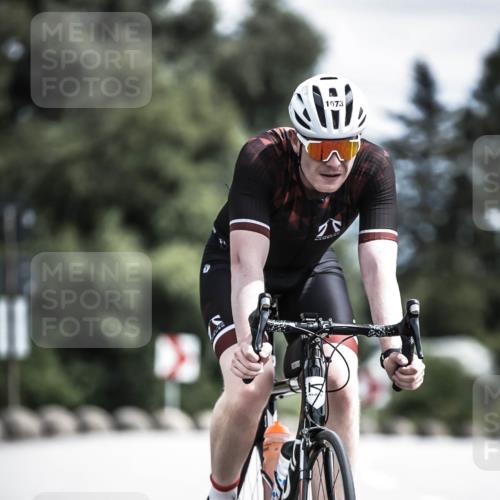 21.06.2026 - 29. Vierlanden-Triathlon H.Heesch http://msf.ph/oto/9924320 21.06.2026 13:08:15 Radfahren 11, 1073 meine-sportfotos.de