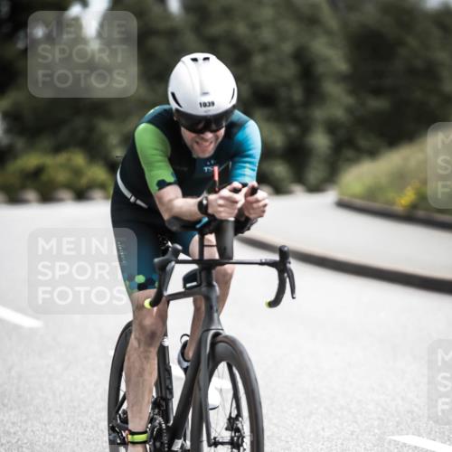 21.06.2026 - 29. Vierlanden-Triathlon H.Heesch http://msf.ph/oto/9924373 21.06.2026 13:13:26 Radfahren 1039 meine-sportfotos.de