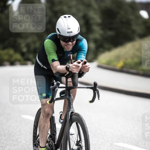 21.06.2026 - 29. Vierlanden-Triathlon H.Heesch http://msf.ph/oto/9924374 21.06.2026 13:13:26 Radfahren 1039 meine-sportfotos.de