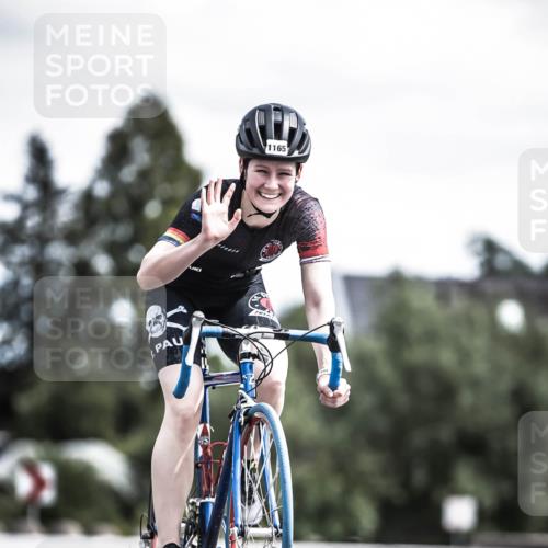21.06.2026 - 29. Vierlanden-Triathlon H.Heesch http://msf.ph/oto/9924430 21.06.2026 13:14:18 Radfahren 1165 meine-sportfotos.de