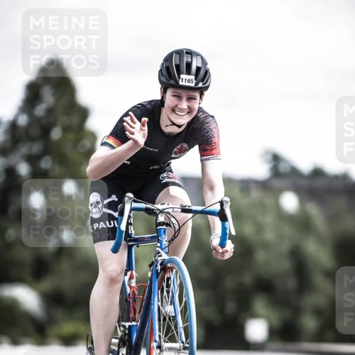 21.06.2026 - 29. Vierlanden-Triathlon H.Heesch http://msf.ph/oto/9924432 21.06.2026 13:14:18 Radfahren 1165 meine-sportfotos.de