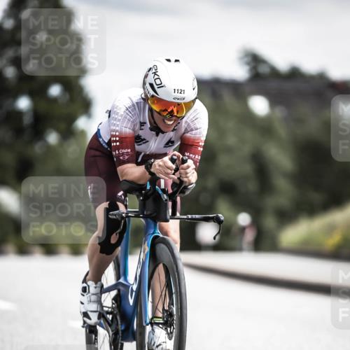 21.06.2026 - 29. Vierlanden-Triathlon H.Heesch http://msf.ph/oto/9924512 21.06.2026 13:15:20 Radfahren 100, 121, 1121, 100 meine-sportfotos.de