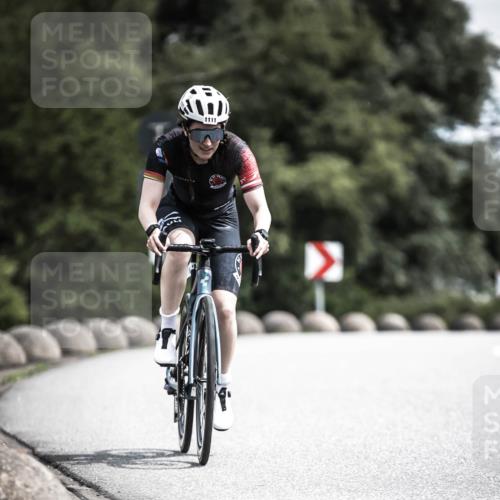 21.06.2026 - 29. Vierlanden-Triathlon H.Heesch http://msf.ph/oto/9924521 21.06.2026 13:15:30 Radfahren 1111 meine-sportfotos.de