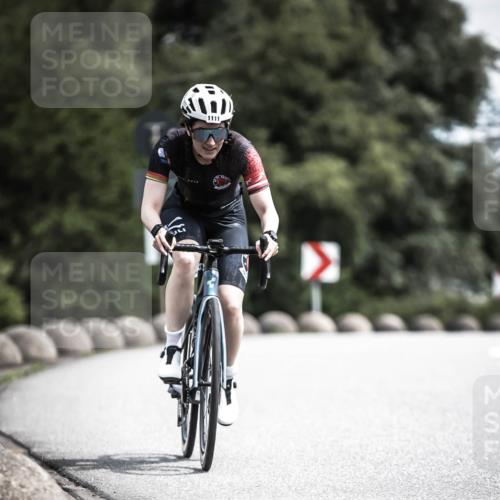 21.06.2026 - 29. Vierlanden-Triathlon H.Heesch http://msf.ph/oto/9924522 21.06.2026 13:15:30 Radfahren 1111 meine-sportfotos.de