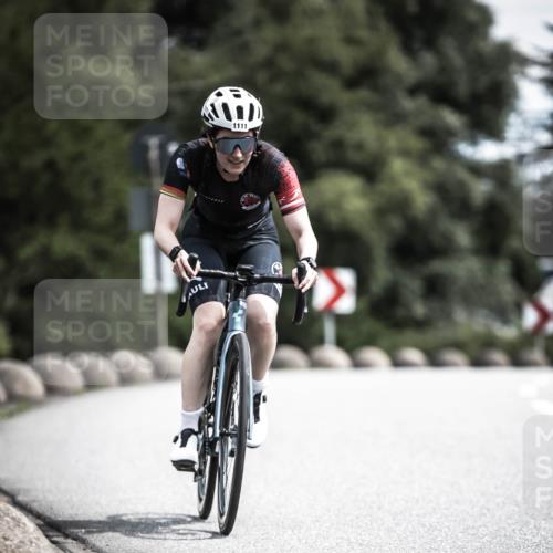 21.06.2026 - 29. Vierlanden-Triathlon H.Heesch http://msf.ph/oto/9924524 21.06.2026 13:15:30 Radfahren 1111 meine-sportfotos.de