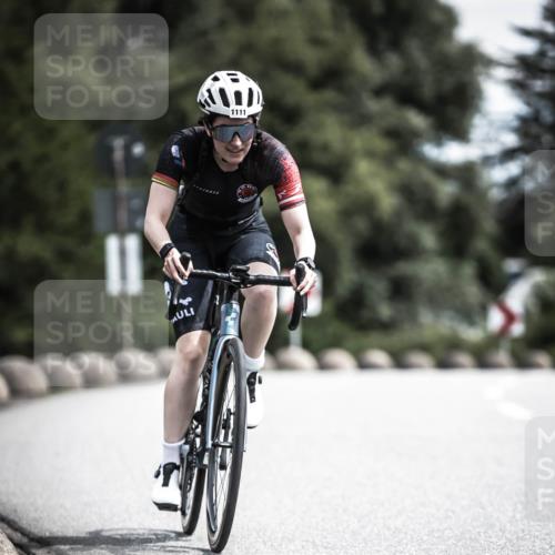 21.06.2026 - 29. Vierlanden-Triathlon H.Heesch http://msf.ph/oto/9924526 21.06.2026 13:15:30 Radfahren 11, 1111 meine-sportfotos.de