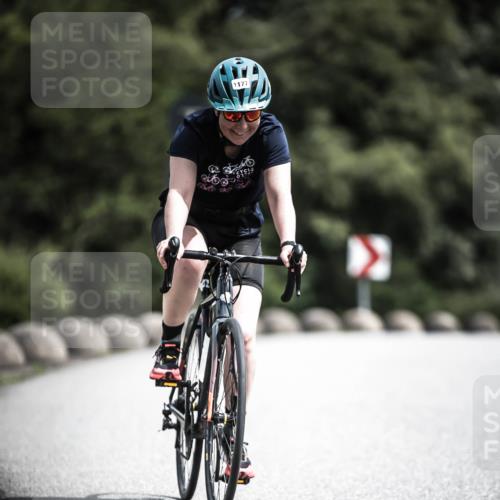 21.06.2026 - 29. Vierlanden-Triathlon H.Heesch http://msf.ph/oto/9925028 21.06.2026 13:35:56 Radfahren 1177 meine-sportfotos.de