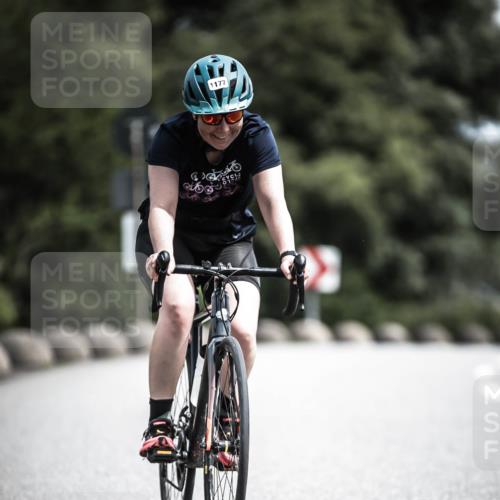 21.06.2026 - 29. Vierlanden-Triathlon H.Heesch http://msf.ph/oto/9925032 21.06.2026 13:35:56 Radfahren 1177 meine-sportfotos.de
