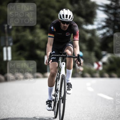 21.06.2026 - 29. Vierlanden-Triathlon H.Heesch http://msf.ph/oto/9925089 21.06.2026 13:37:42 Radfahren 11, 1096 meine-sportfotos.de