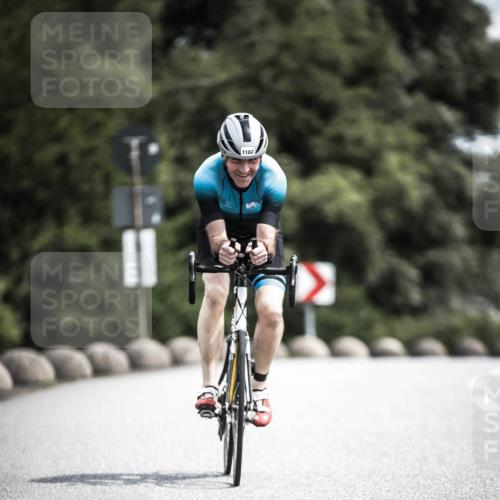 21.06.2026 - 29. Vierlanden-Triathlon H.Heesch http://msf.ph/oto/9925109 21.06.2026 13:37:47 Radfahren 11, 1182 meine-sportfotos.de