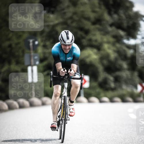 21.06.2026 - 29. Vierlanden-Triathlon H.Heesch http://msf.ph/oto/9925111 21.06.2026 13:37:47 Radfahren 1182 meine-sportfotos.de