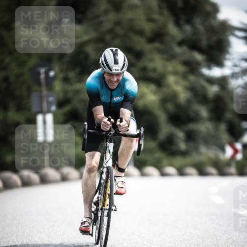 21.06.2026 - 29. Vierlanden-Triathlon H.Heesch http://msf.ph/oto/9925113 21.06.2026 13:37:47 Radfahren 11, 1182 meine-sportfotos.de