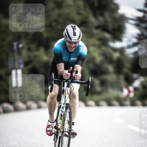 21.06.2026 - 29. Vierlanden-Triathlon H.Heesch http://msf.ph/oto/9925117 21.06.2026 13:37:47 Radfahren 11, 1182 meine-sportfotos.de