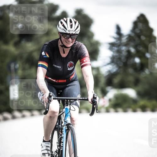 21.06.2026 - 29. Vierlanden-Triathlon H.Heesch http://msf.ph/oto/9925155 21.06.2026 13:39:15 Radfahren 1211, 1211, 1211 meine-sportfotos.de