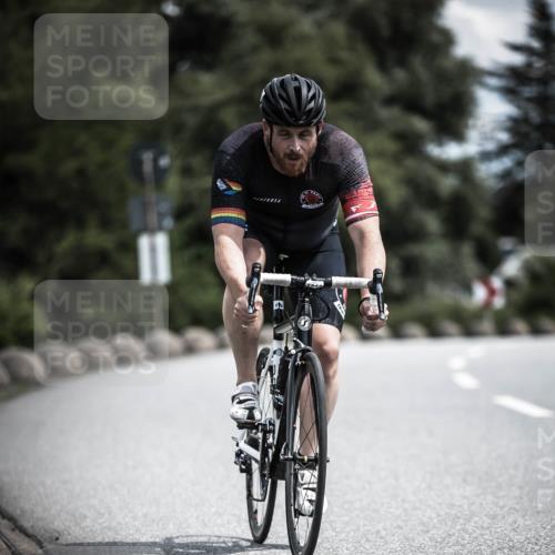 21.06.2026 - 29. Vierlanden-Triathlon H.Heesch http://msf.ph/oto/9925164 21.06.2026 13:41:38 Radfahren 333 meine-sportfotos.de