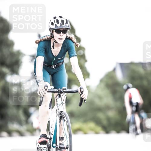 21.06.2026 - 29. Vierlanden-Triathlon H.Heesch http://msf.ph/oto/9925167 21.06.2026 14:42:24 Radfahren 70 meine-sportfotos.de