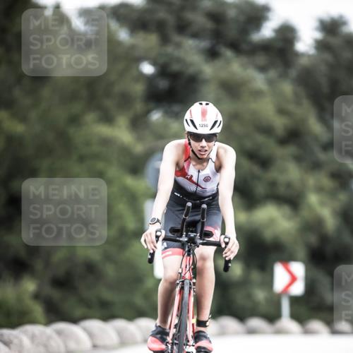 21.06.2026 - 29. Vierlanden-Triathlon H.Heesch http://msf.ph/oto/9925170 21.06.2026 14:42:36 Radfahren 1250 meine-sportfotos.de