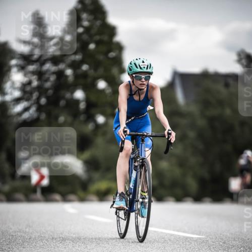 21.06.2026 - 29. Vierlanden-Triathlon H.Heesch http://msf.ph/oto/9925181 21.06.2026 14:42:53 Radfahren 55, 66, 57 meine-sportfotos.de
