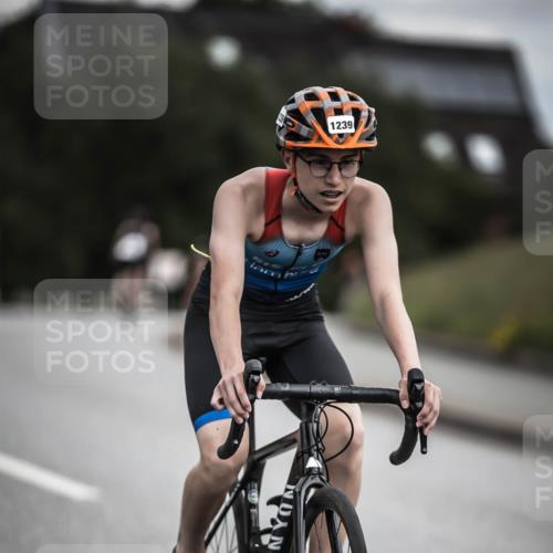 21.06.2026 - 29. Vierlanden-Triathlon H.Heesch http://msf.ph/oto/9925257 21.06.2026 14:43:18 Radfahren 1239 meine-sportfotos.de