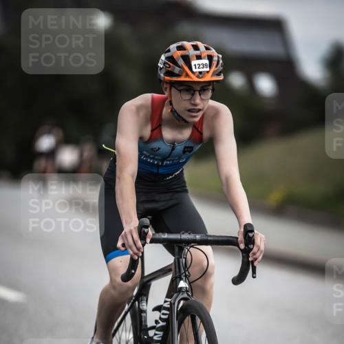 21.06.2026 - 29. Vierlanden-Triathlon H.Heesch http://msf.ph/oto/9925258 21.06.2026 14:43:18 Radfahren 1239 meine-sportfotos.de