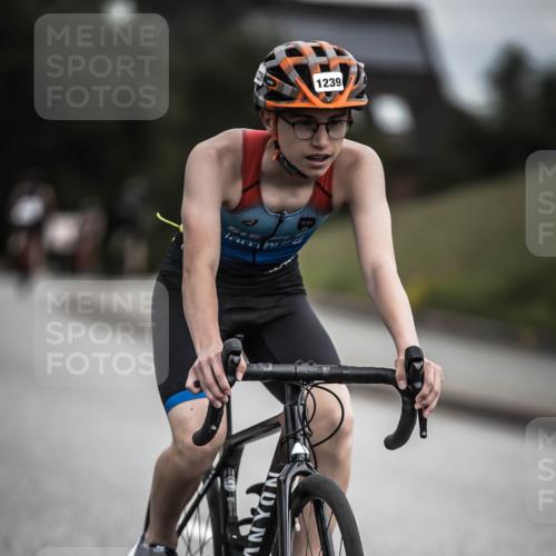 21.06.2026 - 29. Vierlanden-Triathlon H.Heesch http://msf.ph/oto/9925259 21.06.2026 14:43:18 Radfahren 1239 meine-sportfotos.de